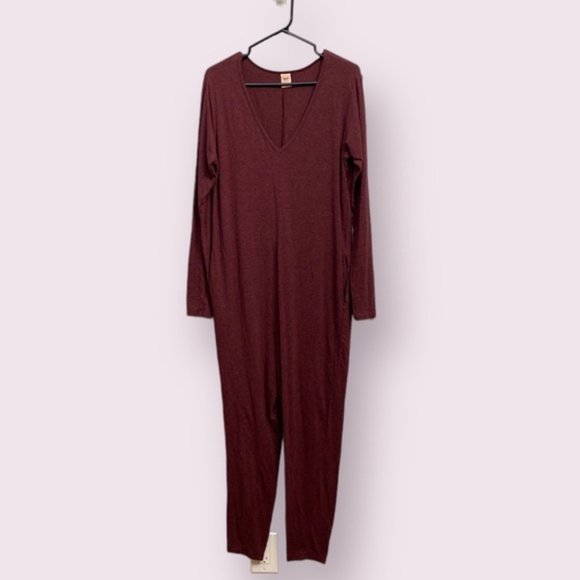❗️SOLD❗️Smash + Tess The Friday Romper in Burgundy Size S - Picture 3 of 7